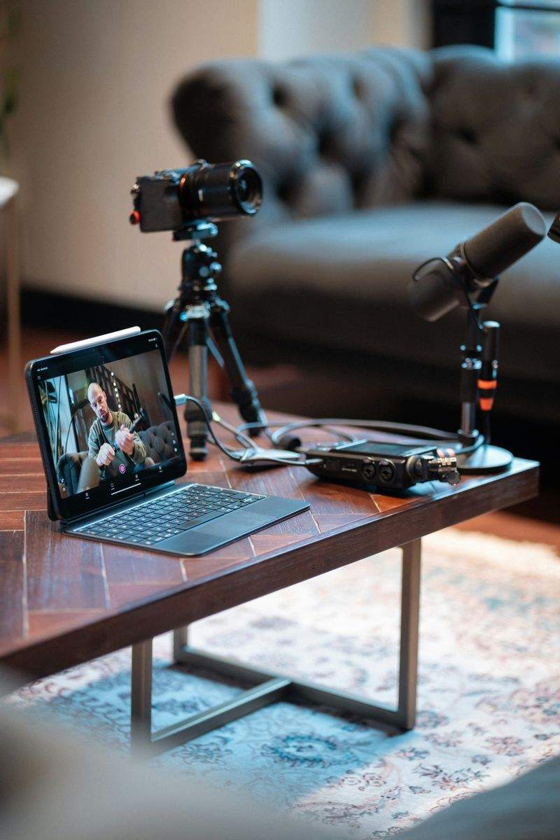 Remote-Produktlaunch-Stream für eine Marke mit mehreren Standorten